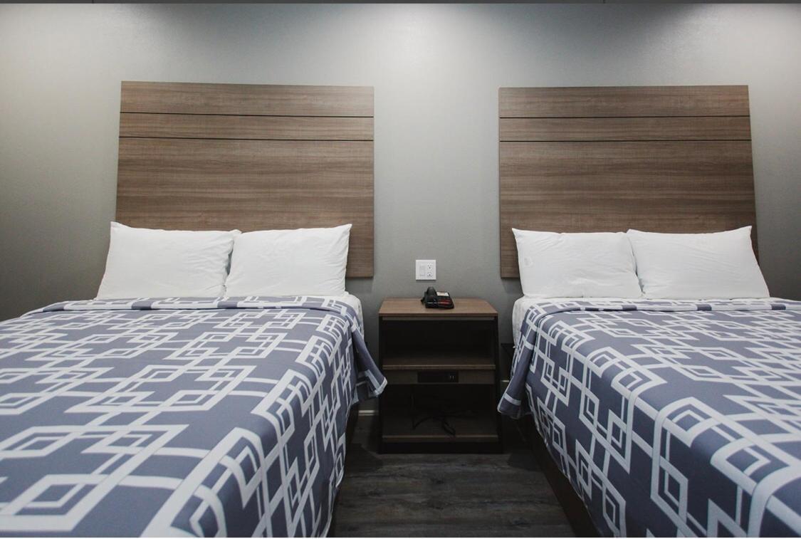 Palace Inn Конро Екстериор снимка